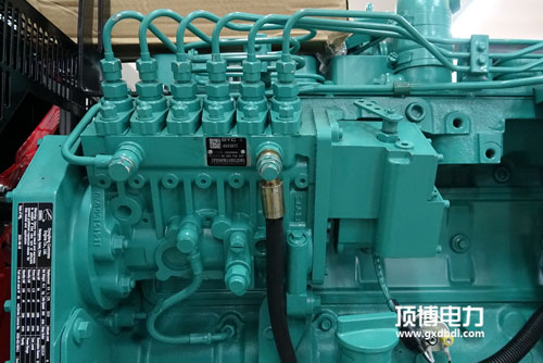 一臺400kW柴油發(fā)電機組在正常工作中，油底殼內(nèi)進水竟然是這個原因！